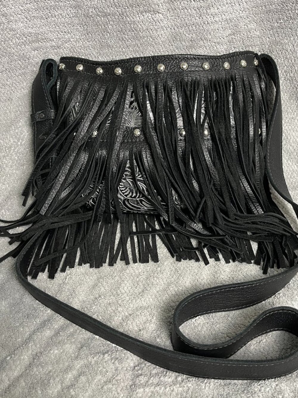 Kelly’s Cowgirl Classics Leather Fringe Tooled Studded Crossbody Bag purse black